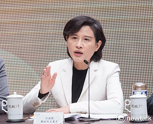 2500億美元信保惹關注　鄭麗君：專款規模最低62.5億美金、分五期規劃