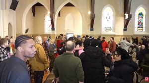 (影) 教會牧師竟是ICE特工? 網批：難怪都要蒙面 白宮不惜一切代價這樣做......