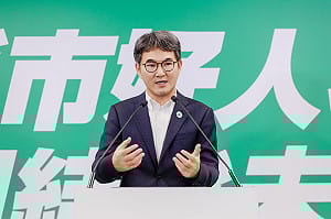 台男滯留阿布達比55天終返台 她還原營救過程：關鍵人物是劉建國