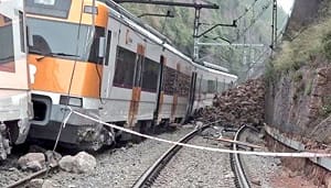 (影) 十年最慘事故! 西班牙高鐵脫軌42死 巴塞隆納兩天後再出意外15傷