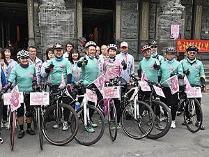 終於獲民進黨提名 陳亭妃啟動「鐵馬謝票」從台南白河出發