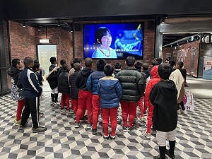 曾豪駒自掏腰包　請新竹5校少棒球員看冠軍之路