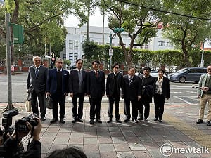 偕同中選會被提名人拜訪立院  張惇涵：希望都能夠過關