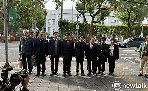 偕同中選會被提名人拜訪立院  張惇涵：希望都能夠過關