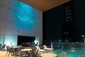 高雄寶藍燈光迎SJ   觀光局啟動專案嚴查旅宿哄抬房價  