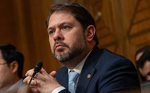 顧立雄接見美參議員蓋耶哥 感謝堅定支持、盼深化臺美安全合作