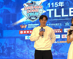 陳鏞基引退年守打兼顧　提案胡金龍1日球員連線