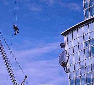 他們也是英雄！霍諾德成功攀頂台北101  簡余晏驚嘆 : 支撐起所有精彩瞬間 