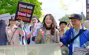 四小黨合體前進陣線！吳欣岱再戰高嘉瑜 領軍內湖市場發春聯