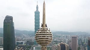 觀看霍諾德攀爬101「VIP座位」！法極限玩家登頂遠雄金融中心引熱議