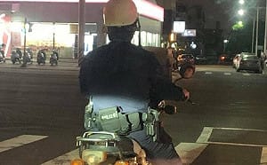 警騎「無牌」老機車引熱議！網質疑是假扮 草屯分局出面澄清