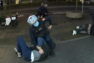 信義區超商爆聚眾鬥毆！警到場遭嗆「穿制服了不起啊」