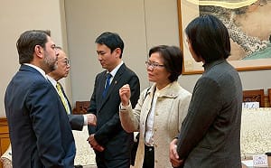劉書彬拿錯誤數字批軍購  遭美參議員當場洗臉 他轟：這種貨色「橫跨太平洋的丟臉」