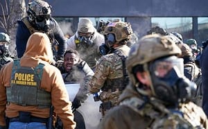 又TACO了? ICE明州「處決式」殺人後 川普稱特工「某個時候」會撤出....