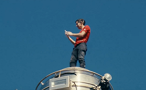 Alex攻頂101穿紅衣惹議？賈永婕揭密：外國製作人曾怕有政治聯想