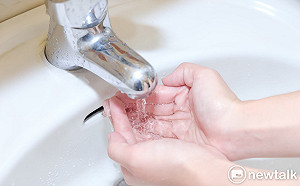 快儲水！基隆八堵路漏水搶修  今晚9時起停水12小時 逾5000戶受影響