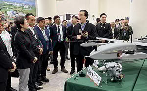 參訪亞創中心  蕭美琴盼無人機國產化、以非紅供應鏈進軍全球