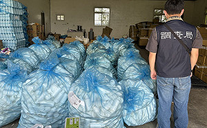 雲林父子檔製造假農藥！4公噸流入市面   雲檢偵結起訴