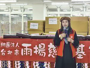 寒流送暖！雨揚老師親赴光復災區   送毛毯溫暖裹住受災鄉親