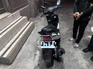 偷車賊半路沒油竟報警求助　當場被逮涉3案