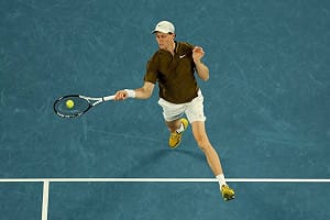 辛納闖澳網男單4強　下一役對決喬科維奇搶決賽門票