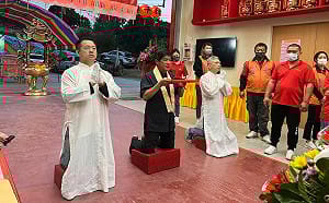 多次準確預測國勢流年   高雄玄鷲山高邑雲天宮2/2抽國運籤