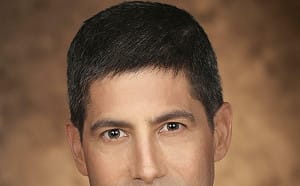 Fed前鷹派官員華許獲提名任主席！立場轉與川普一致主張大舉降息