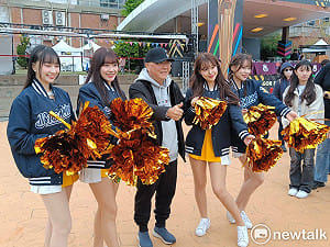 Passion Sisters 4女神降臨葳格金牌日 同框創辦人袁昶平笑開懷