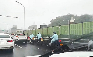 11台重機集體闖國道畫面驚險！每台恐開罰6000元