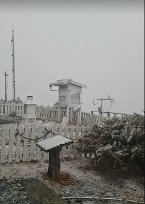 (影)玉山下雪化身銀白世界！氣象署揭「下波降溫時間點」 一週天氣一圖看