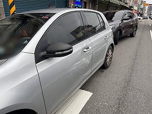桃園男背200多張罰單仍無照撞車！交通新制首日遭拔牌扣車