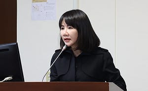 姐弟不同調！ 謝典霖曝父反對家族選彰化縣長 謝衣鳳稱繼續爭提名