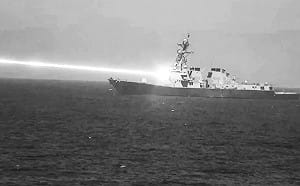 美海軍驅逐艦以HELIOS雷射擊落4架無人機　多目標測試展現反機群作戰能力