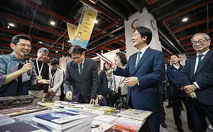 總統府還原賴清德「找好書」原意  基層師批全教產玩政治遊戲 