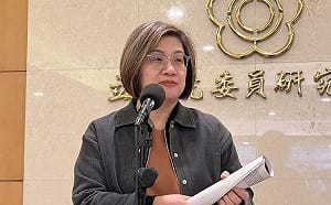 援引傅崐萁前例 陳培瑜：李貞秀是否重演「假離婚」漏洞手法