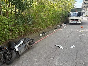 三重離奇死亡車禍！機車衝撞環保車騎士身亡 2清潔隊員受傷 