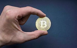 比特幣跳水15%＋爆倉24.5億美元! 創4年單日最大跌幅 美裁員潮1月暴增至10.8萬人