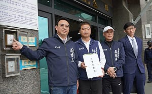 光復洪災！花蓮藍營告國防部等七部會 他批護航徐榛蔚 律師轟：要加告鏟子超人？