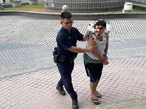 高雄醉婦大鬧超商　持酒瓶砸傷店員遭送辦