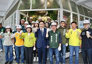 賴瑞隆、康裕成陪同力挺  「南方問政聯盟」聯合登記展現團結氣勢