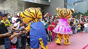 人氣王石虎花車 返鄉宣傳2018花博