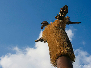 廢材的華麗變身  8大藝術家漂流木創作零距離欣賞