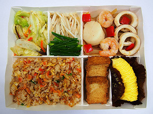 季節限定櫻花蝦入菜  台鐵「干貝鐵板燒便當」大變身