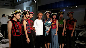 排灣魯凱衣飾化身時尚秀  阮志軍大玩創意原民元素