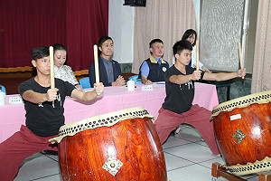 優人神鼓伴中學生  認識自己擺第一 擊鼓最後