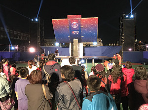 藝術卡車變裝秀  兩千人爭睹車身變形大舞台