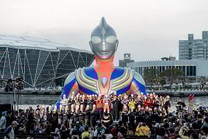 超人力霸王首度降臨高雄港    2026高雄冬日遊樂園盛大開幕 