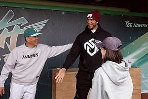 雄鷹洋砲魔鷹抵台　大讚台鋼訓練基地非常棒