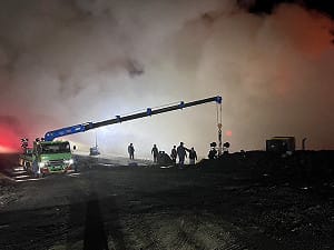 台南城西垃圾掩埋場撲滅殘火　無人傷亡