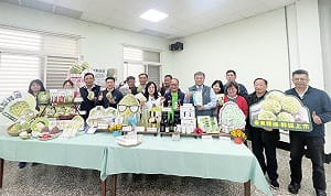 緊盯台東鳳梨釋迦產銷 陳瑩要求農業部「週週會報」穩價
